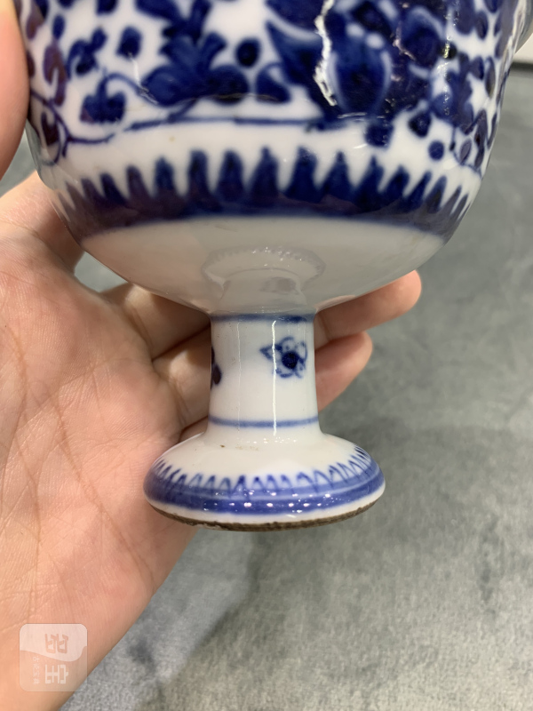 清乾隆青花缠枝花卉纹高足杯 - 图10